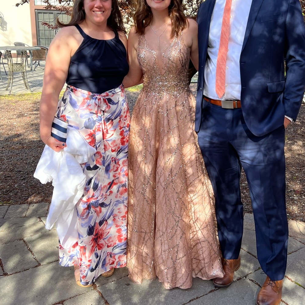 BRAND NEW PROM DRESS (Size 2) - middle